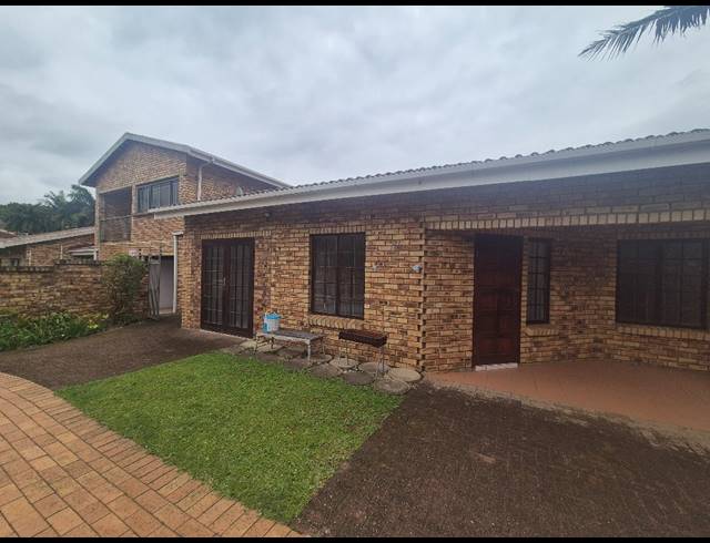 3 BEDROOM SECTIONAL TITLE FOR SALE IN MANABA BEACH